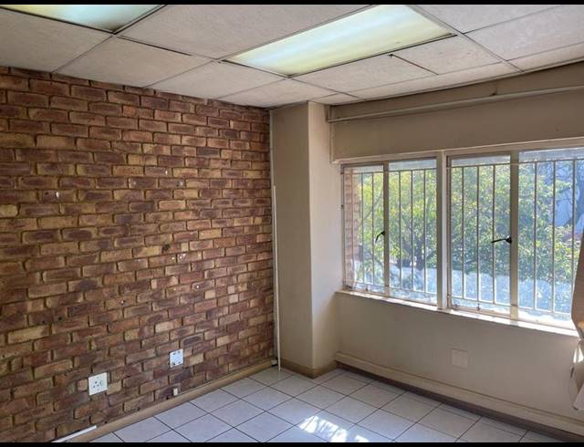 INDUSTRIAL PROPERTY TO RENT IN HENNOPSPARK